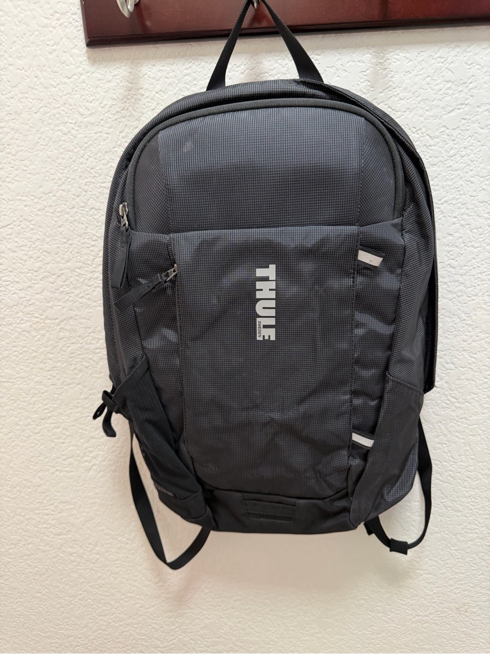 THULE ENROUTE 18L BACKPACK BLACK COLOR